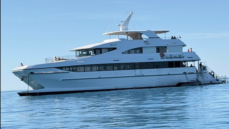Суперъяхта Evolution компании Down Under Cruise and Dive