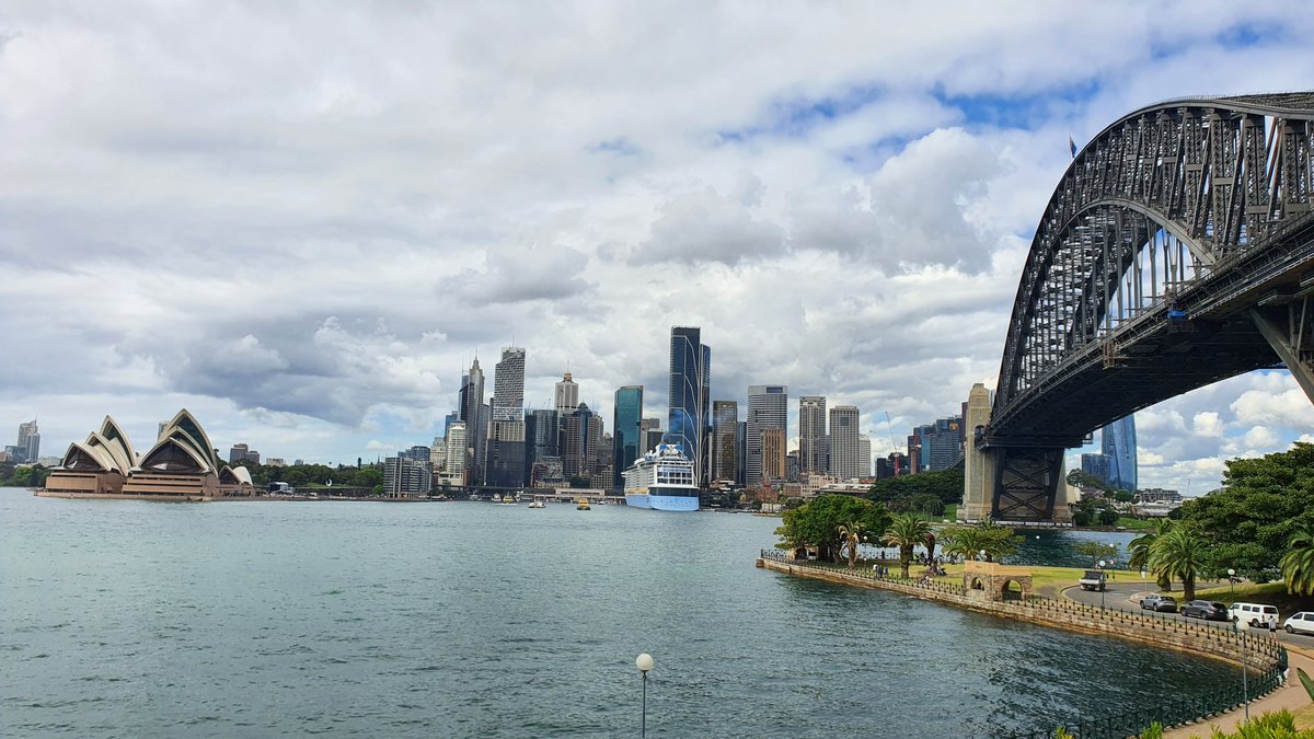 Сидней — Опера, Харбор-Бридж и круизный лайнер у Circular Quay