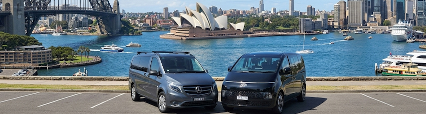 Luxury New Minivans Fleet — Mercedes Vito и Hyundai Staria на фоне Сиднейской Оперы