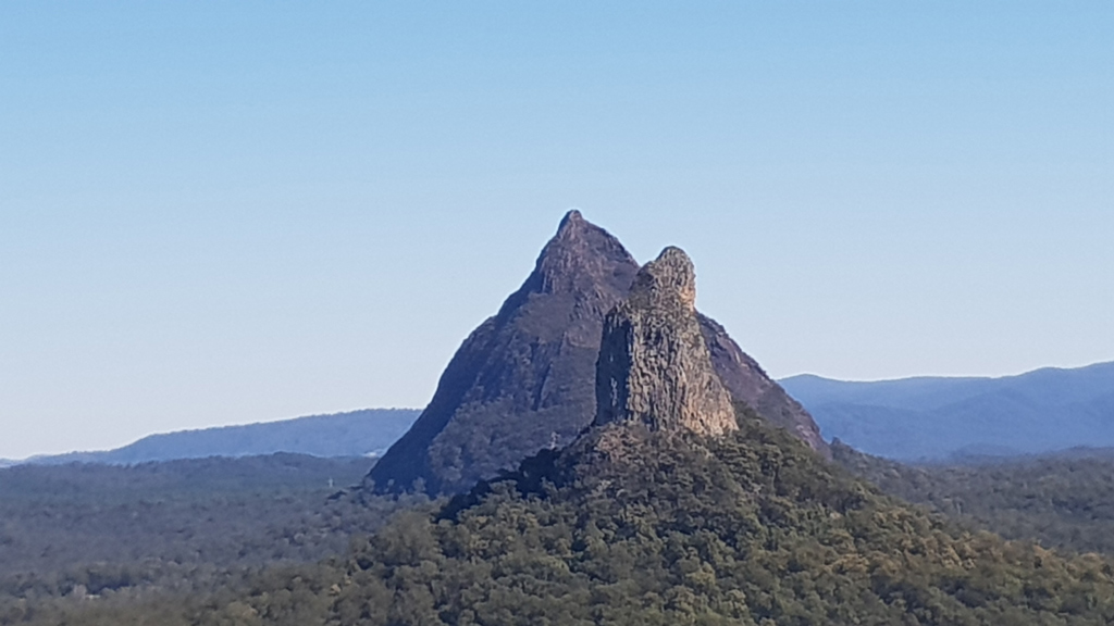 Близкий вид Mt Beerwah