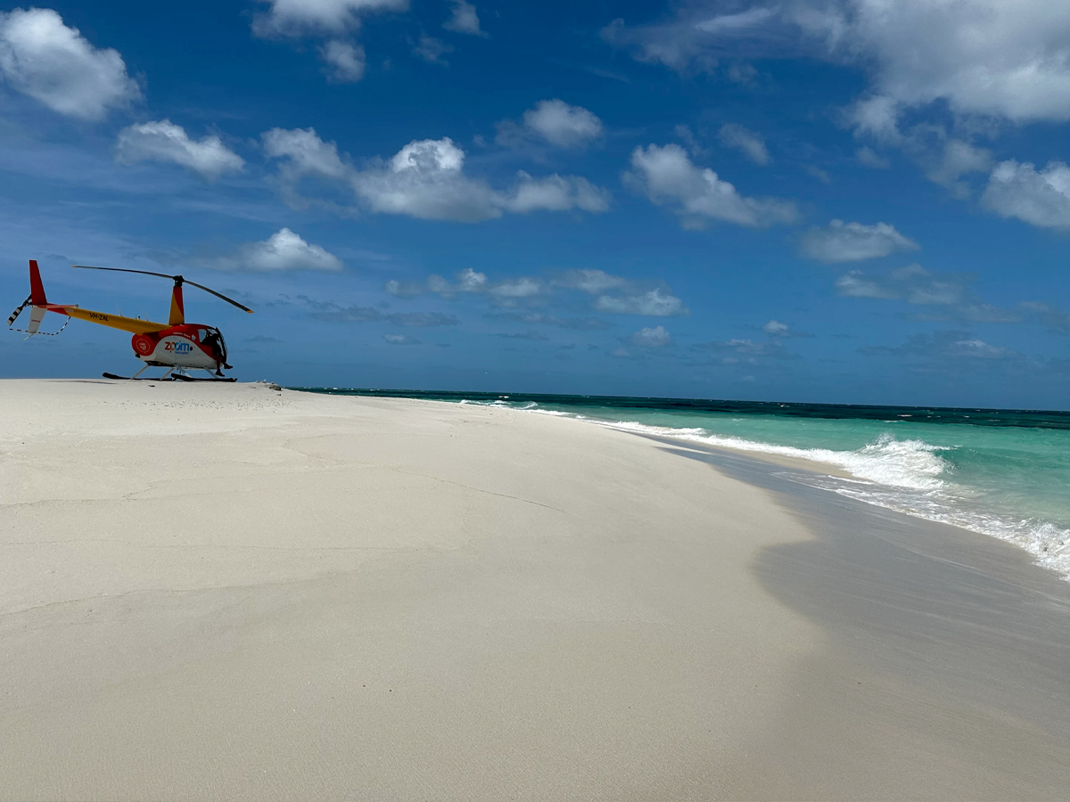 Посадка на песчаный остров Vlasoff Cay