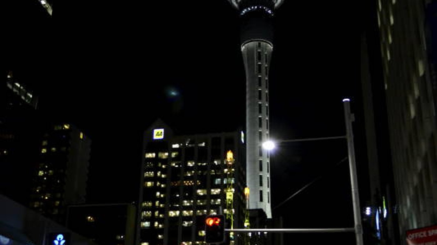 Огни ночного Окленда — обзорная площадка Sky Tower