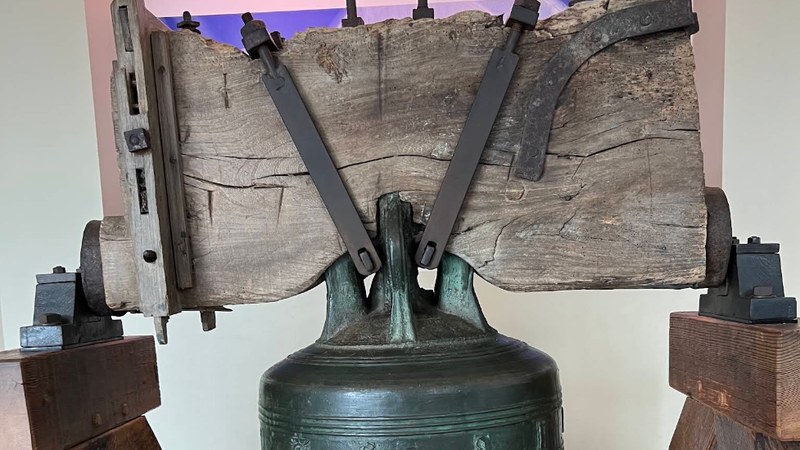 Старейший колокол Австралии в экспозиции башни Bell Tower в Перте